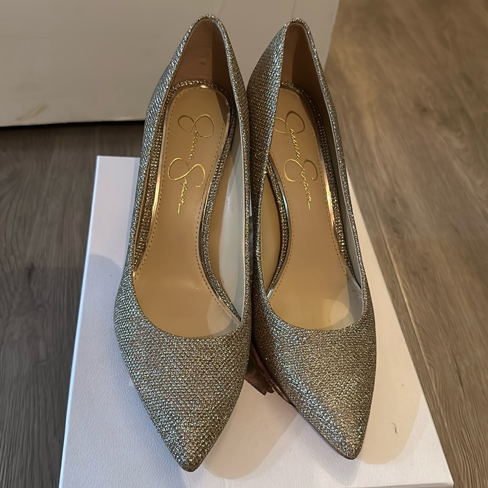 Jessica Simpson gold heels size 8